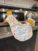 Load image into Gallery viewer, Country Chicken Oven Mitt

